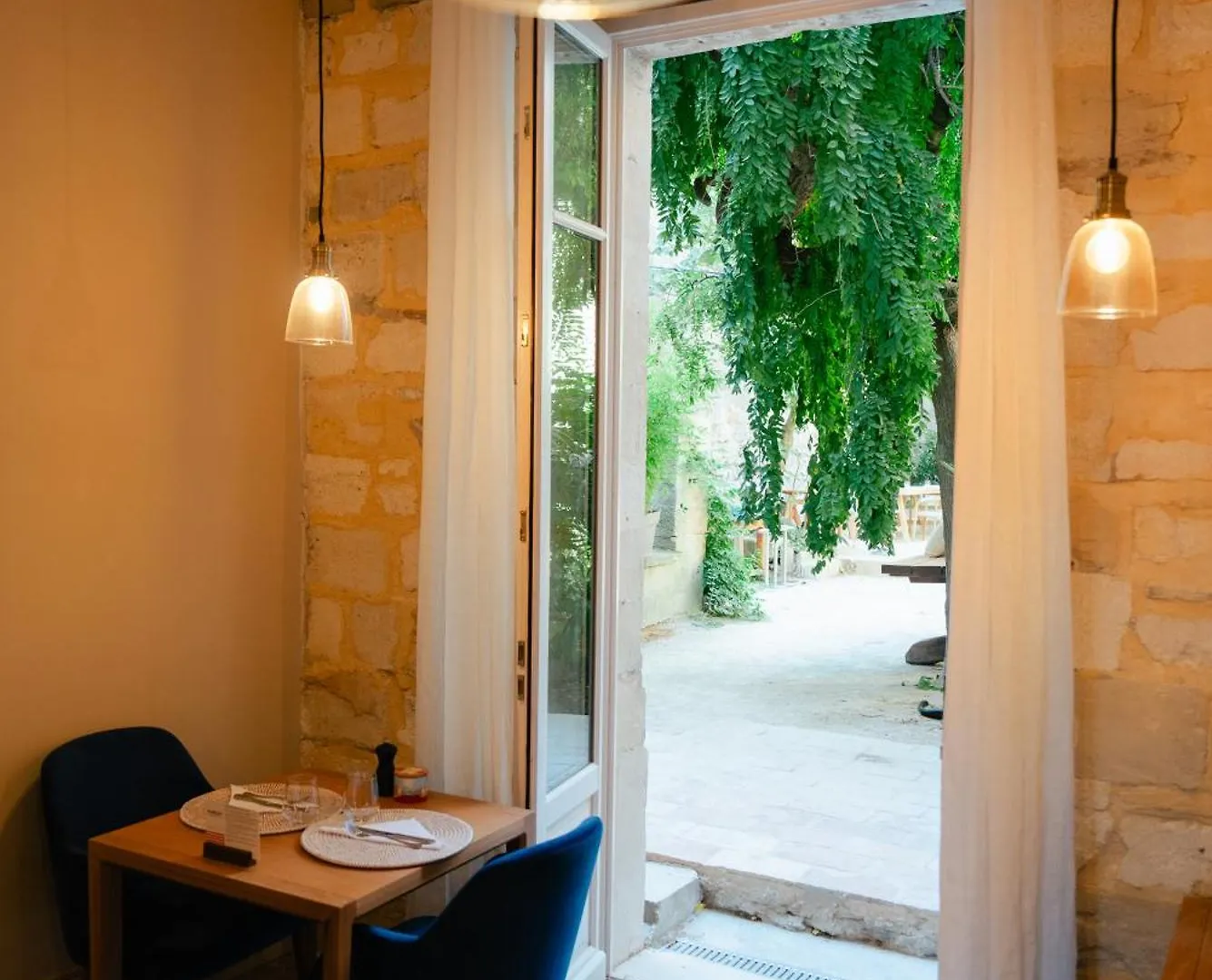 Couette-café Bed and Breakfast L'Heure Bleue La Regence à Villeneuve-lès-Avignon France